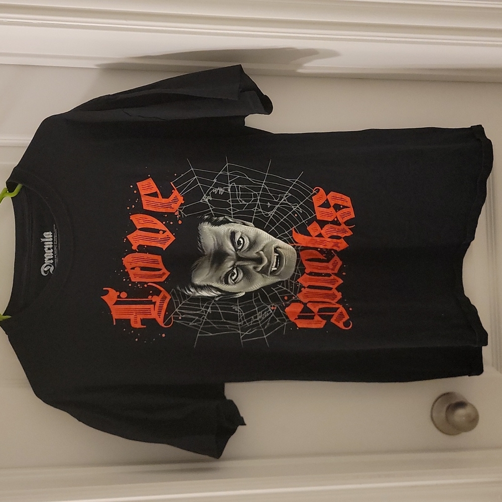 Loot fright exclusive Dracula t shirt